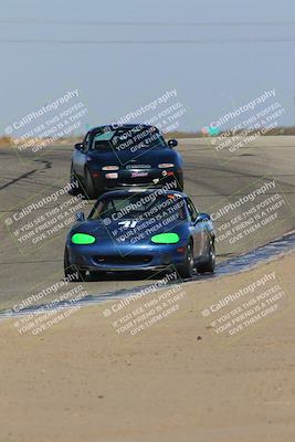 media/Oct-29-2022-CalClub SCCA (Sat) [[e05833b2e9]]/Race Group 3/Qualifying (Outside Grapevine)/